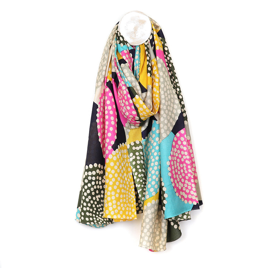 Bamboo scarf with black and pink dotty print (52891)